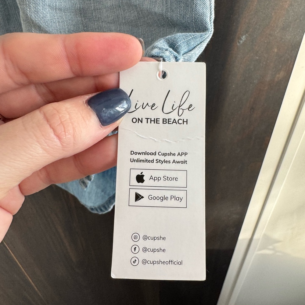 Light Blue Sleeveless Denim Top - Picture 5 of 5